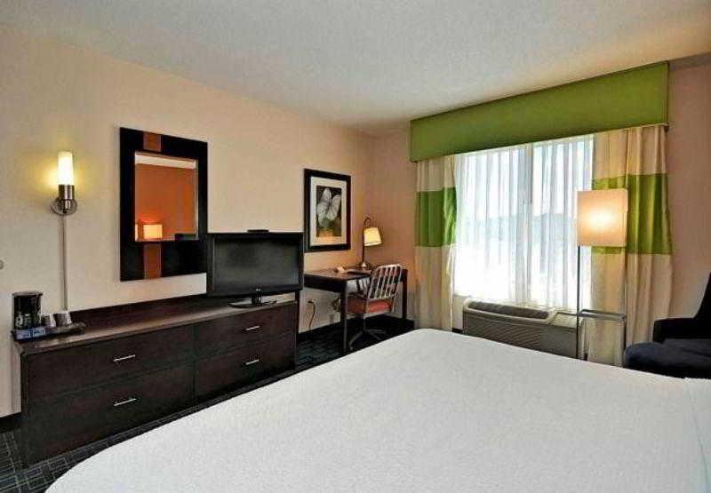 Fairfield Inn And Suites By Marriott Potomac Mills Вудбридж Экстерьер фото