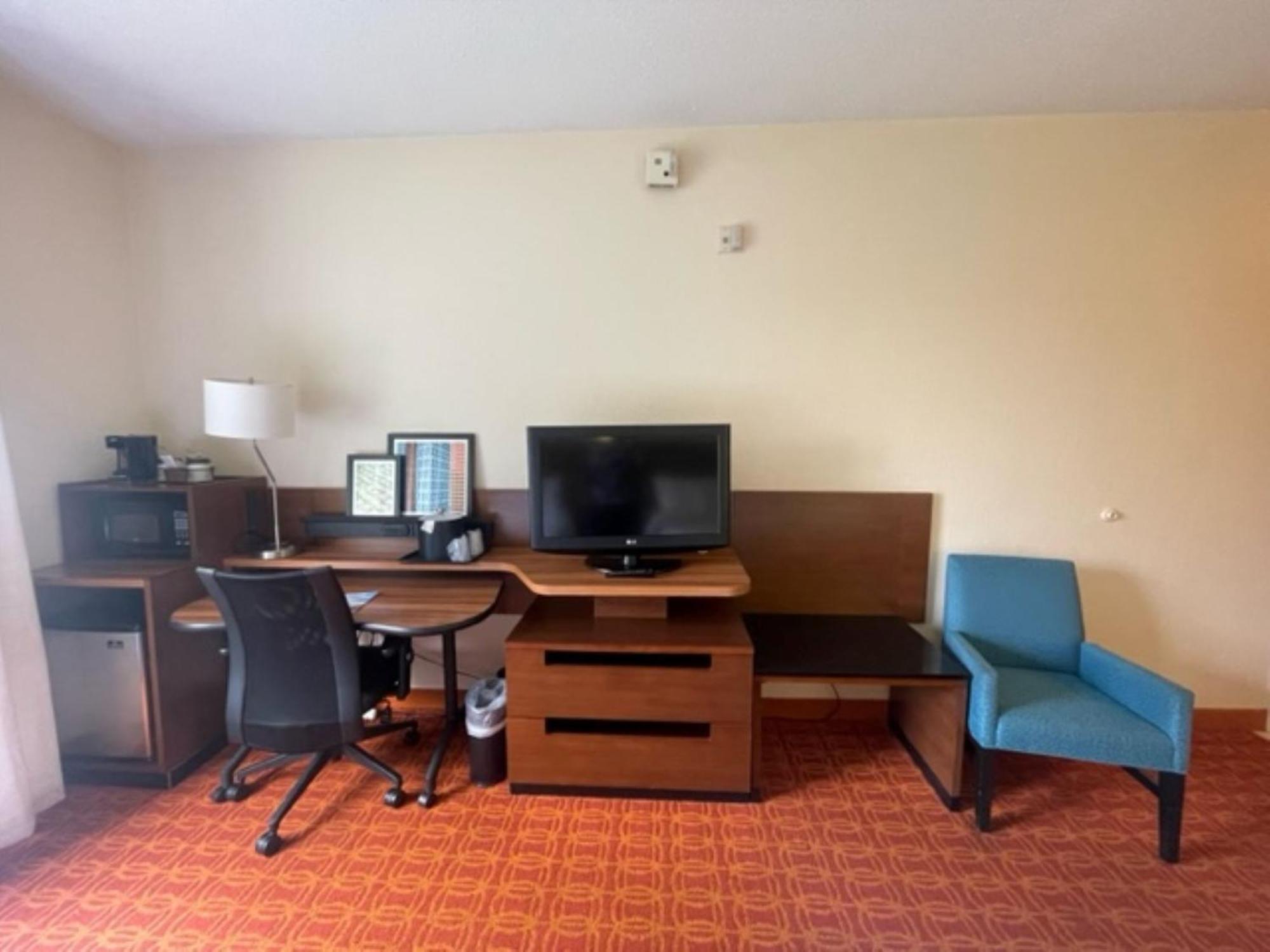 Fairfield Inn And Suites By Marriott Potomac Mills Вудбридж Экстерьер фото