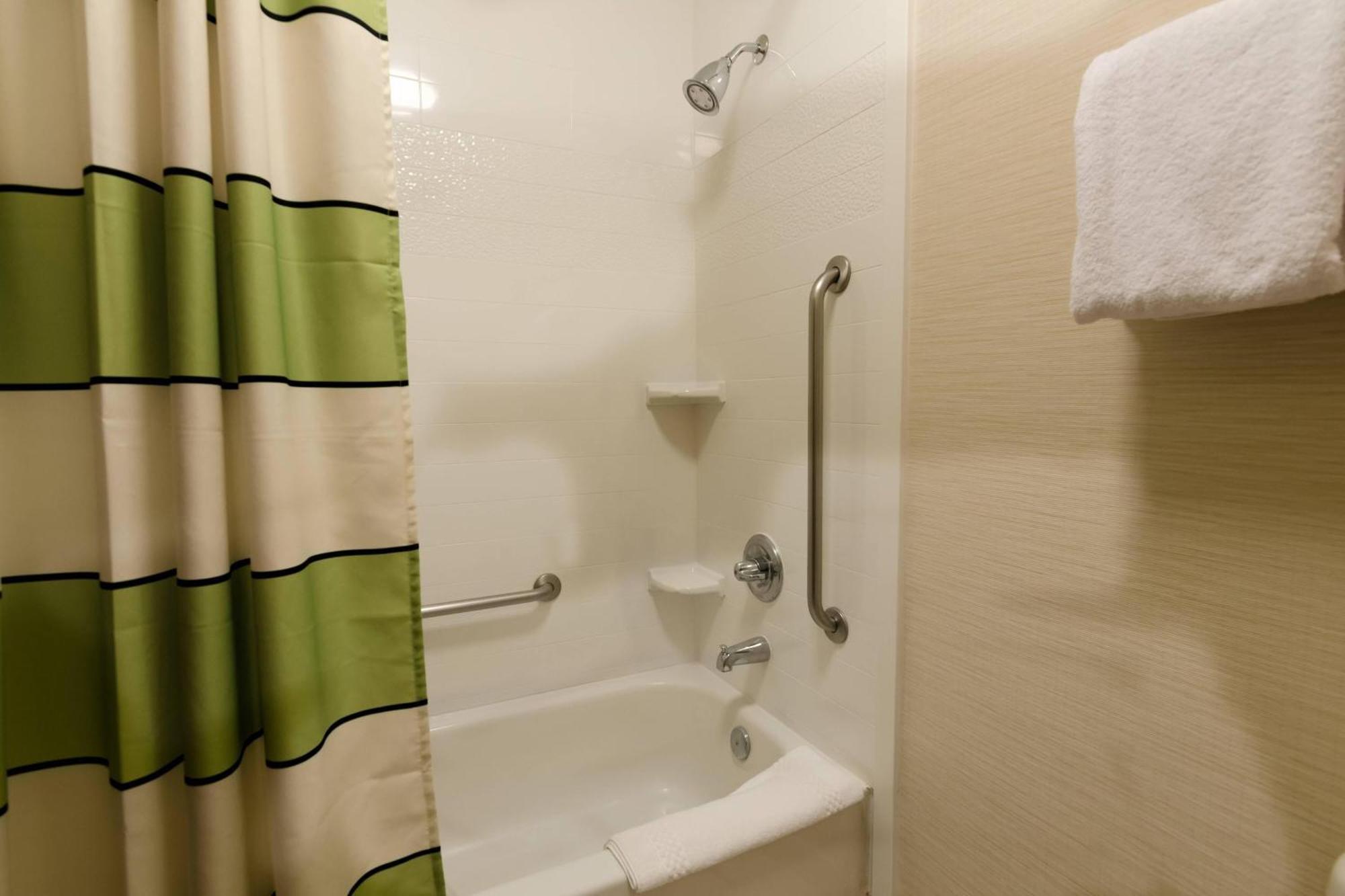 Fairfield Inn And Suites By Marriott Potomac Mills Вудбридж Экстерьер фото