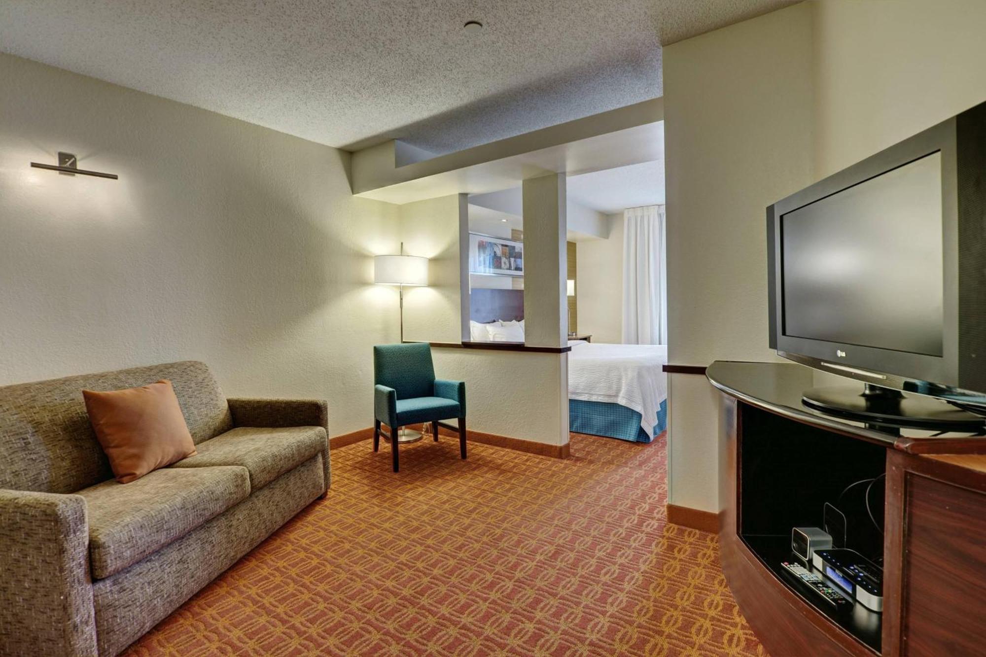 Fairfield Inn And Suites By Marriott Potomac Mills Вудбридж Экстерьер фото