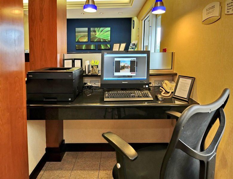 Fairfield Inn And Suites By Marriott Potomac Mills Вудбридж Экстерьер фото