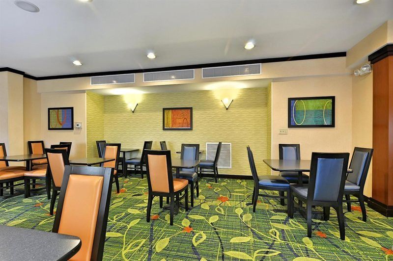 Fairfield Inn And Suites By Marriott Potomac Mills Вудбридж Экстерьер фото