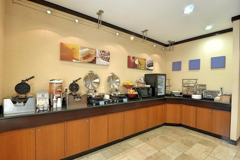 Fairfield Inn And Suites By Marriott Potomac Mills Вудбридж Экстерьер фото