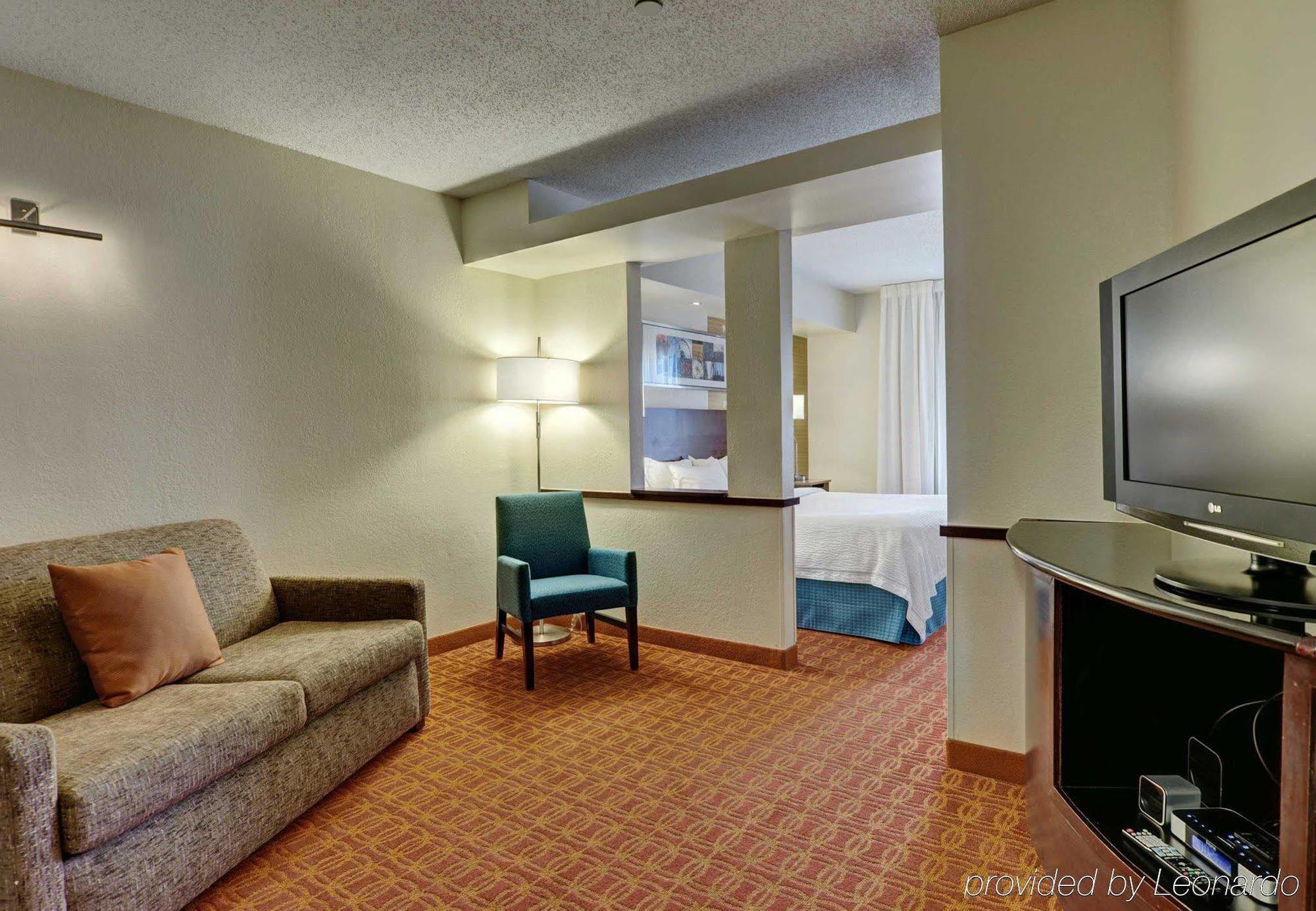Fairfield Inn And Suites By Marriott Potomac Mills Вудбридж Экстерьер фото