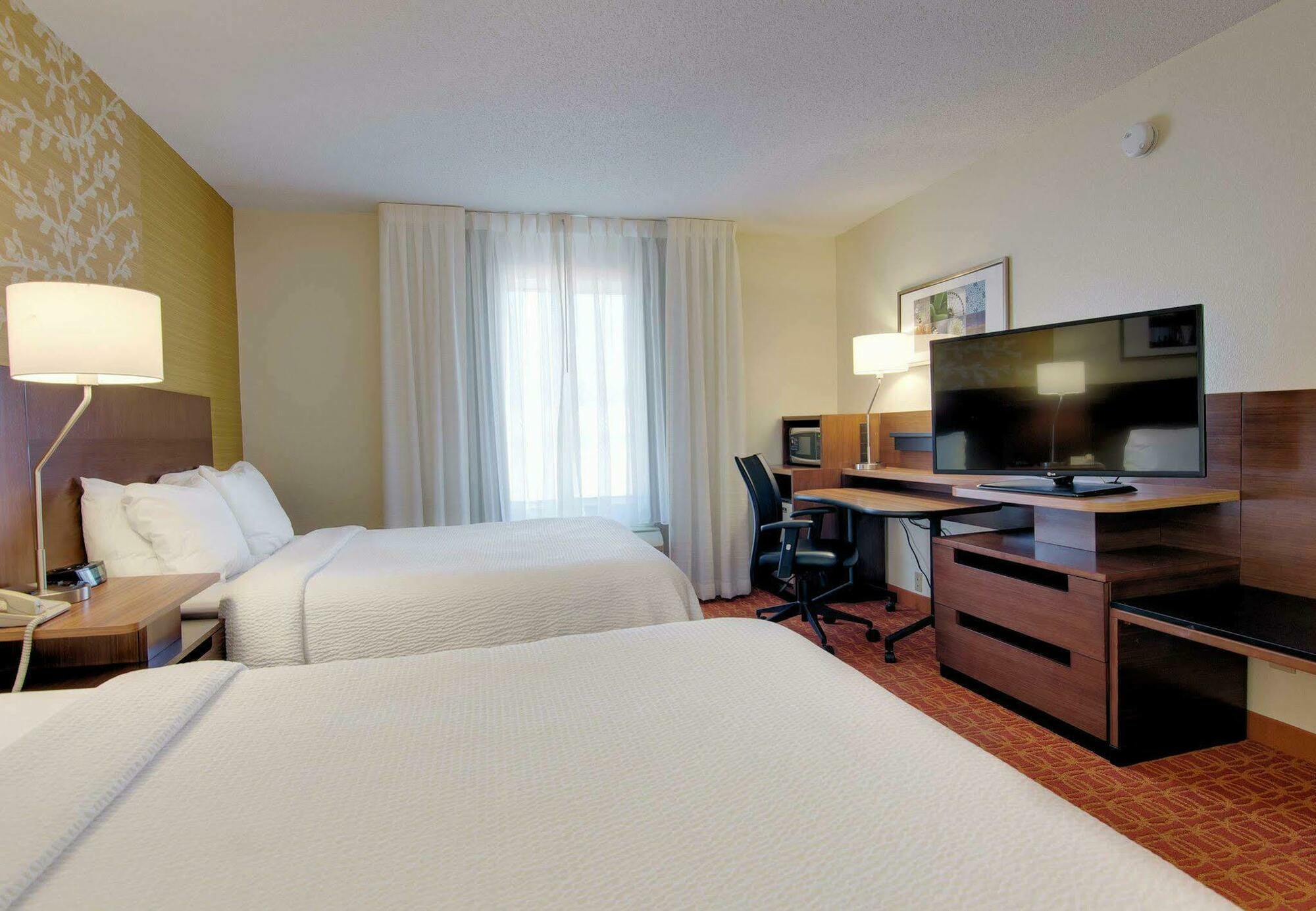 Fairfield Inn And Suites By Marriott Potomac Mills Вудбридж Экстерьер фото