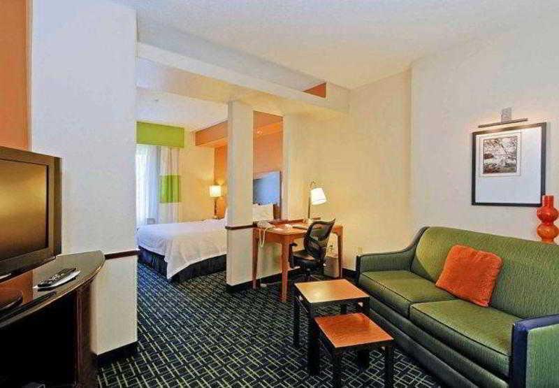 Fairfield Inn And Suites By Marriott Potomac Mills Вудбридж Экстерьер фото