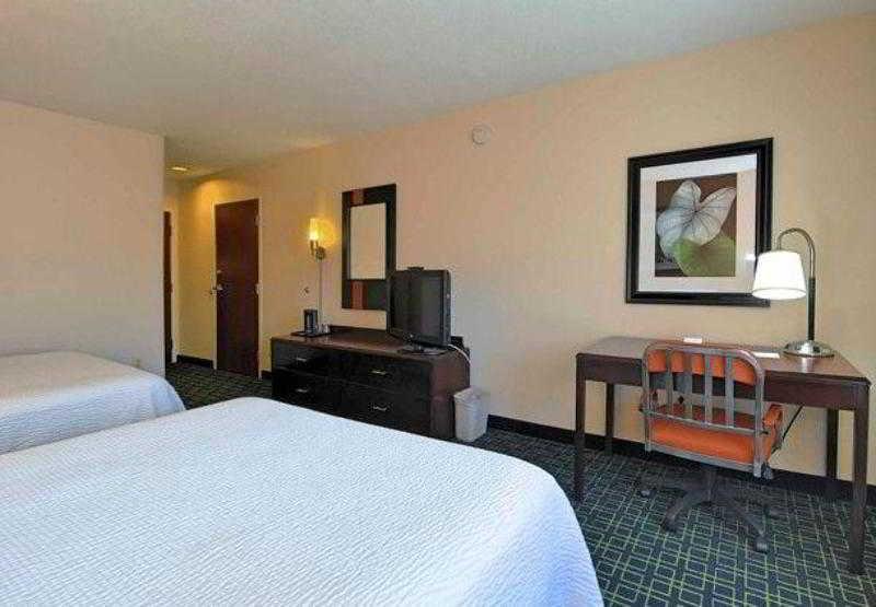 Fairfield Inn And Suites By Marriott Potomac Mills Вудбридж Экстерьер фото